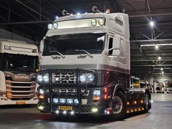 FH400 4X2 / SPECIAL / SHOWTRUCK